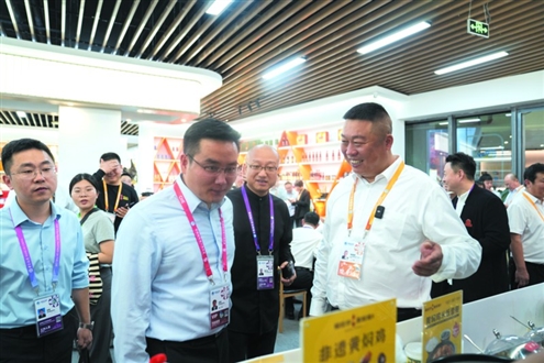 杨铭宇黄焖鸡参加第六届中国国际进口博览会